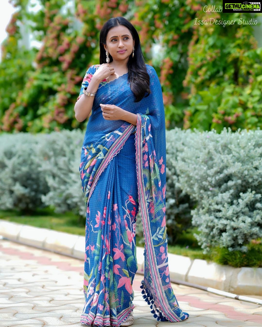 Suma Kanakala Instagram - π Styled by @officialanahita Collaboration with Outfit @issadesignerstudio Makeup @madhu_derangula Hair @malla_reddy_hairstylist Photography @valmikiramuphotography #sumakanakala #suma #anchorsumakanakala #anchorsuma #sumaadda