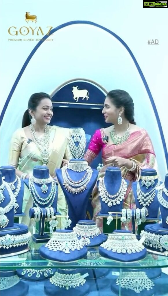 Suma Kanakala Instagram - #Ad Goyaz Luxury Silver Jewellery showcase @goyazsilverjewellery #sumakanakala #anchorsuma #suma #goyazsilverjewellery #silverjewellery