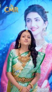Suma Kanakala Instagram - #Ad Latest and Exclusive Jewellery and Diamond Collection thappaka visit cheyandi @cmrjewellerstelangana Contact - 8881881193 Brand Managed By @strikersinsta #sumakanakala #anchorsuma #anchorsumakanakala