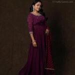 Suma Kanakala Instagram - 💖 Styled by @shravyavarma Assisted by @ushacherukuri_ Collaboration with Outfit @diva_designer_studio_ Jewellery @deepthiganeshlabel Makeup @madhu_derangula Hair @malla_reddy_hairstylist Photography @_anupphotography Edit @srikanth_44 #sumakanakala #suma #anchorsuma #anchorsumakanakala #throwback #wednesday