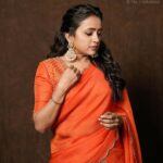 Suma Kanakala Instagram - 🧡 Styled by @shravyavarma Assisted by @ushacherukuri_ Collaboration with Outfit @swanky_threads Jewellery @thetrinkaholic Makeup @madhu_derangula Hair @koduruamarnath Photography @_anupphotography Edit @srikanth_44 #sumakanakala #suma #anchorsuma #anchorsumakanakala #sumaadda #saturday