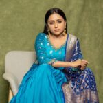 Suma Kanakala Instagram - 🦋 Collaboration with Outfit @nakshatradesignstudio Hair @malla_reddy_hairstylist Photography @_anupphotography #sumakanakala #suma #anchorsuma #anchorsumakanakala #friyay #weekend