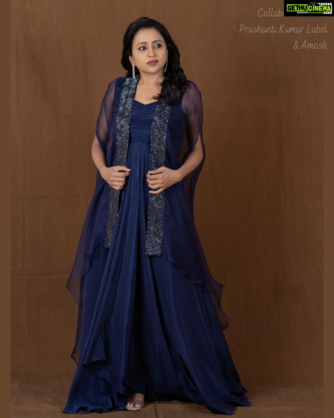 Suma Kanakala Instagram - π« Styled by @officialanahita Collaboration with Outfit @prashantikumarlabel Ring @amosh_in Hair @malla_reddy_hairstylist Photographer @valmikiramuphotography #suma #sumakanakala #anchorsuma #anchorsumakanakala
