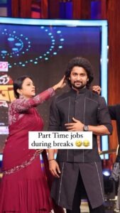 Suma Kanakala Instagram - Showcasing my talent as hair stylist, set assistant, mic assistant, touch up assistant when I am not anchoring 😄 #sumakanakala #suma #anchorsuma #anchorsumakanakala #sundaying #sundayfunday