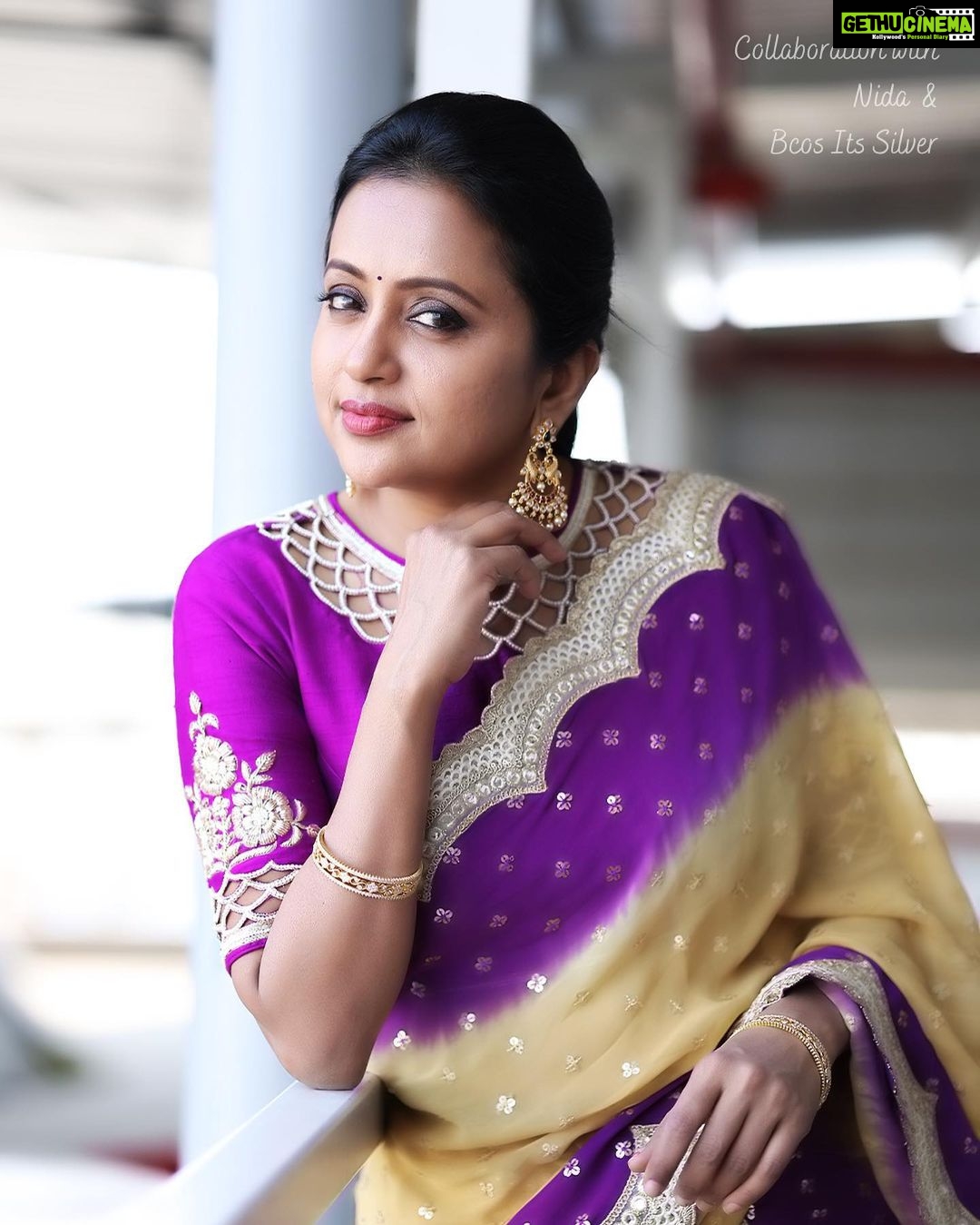 Suma Kanakala Instagram - π Styled by @shravyavarma Assisted by @ushacherukuri_ Collaboration with Outfit @nida_hyd Jewellery @bcos_its_silver Makeup @madhu_derangula Hair @malla_reddy_hairstylist Photography @swipeupproductions #sumakanakala #suma #anchorsuma #anchorsumakanakala #sumaadda