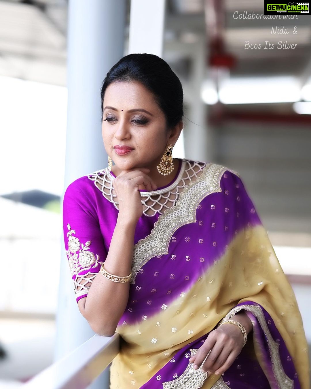 Suma Kanakala Instagram - π Styled by @shravyavarma Assisted by @ushacherukuri_ Collaboration with Outfit @nida_hyd Jewellery @bcos_its_silver Makeup @madhu_derangula Hair @malla_reddy_hairstylist Photography @swipeupproductions #sumakanakala #suma #anchorsuma #anchorsumakanakala #sumaadda
