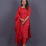 Suma Kanakala Instagram - Chase your dreams with passion and determination ❤️ Styled by @stylebyannapurna Collaboration with Outfit @maramsclothing_official Jewellery @thetrinkaholic Makeup & Nails @emraanartistry Hair @koduruamarnath Photography @valmikiramuphotography #sumakanakala #suma #anchorsuma #anchorsumakanakala #tuesday
