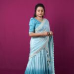 Suma Kanakala Instagram - Every accomplishment starts with the decision to try. Styled by @stylebyannapurna Style team @chandrika_kamesetti Collaboration with Outfit @houseofmudrika Jewellery @alluringaccessories.a2 Makeup @madhu_derangula Hair @koduruamarnath #sumakanakala #anchorsuma #anchorsumakanakala #kanakalasuma #sumaadda #saturday