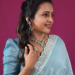 Suma Kanakala Instagram - Every accomplishment starts with the decision to try. Styled by @stylebyannapurna Style team @chandrika_kamesetti Collaboration with Outfit @houseofmudrika Jewellery @alluringaccessories.a2 Makeup @madhu_derangula Hair @koduruamarnath #sumakanakala #anchorsuma #anchorsumakanakala #kanakalasuma #sumaadda #saturday