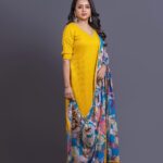 Suma Kanakala Instagram - Success is not final, failure is not fatal; It’s the courage to continue that counts 💛 Styled by @stylebyannapurna Collaboration with Outfit @maramsclothing_official Jewellery @sammohana_by_anushauppaluri Makeup @madhu_derangula Hair @thrinath_nambara_ Photography @valmikiramuphotography #suma #sumakanakala #anchorsuma #anchorsumakanakala #kanakalasuma #friyay #fridayvibes