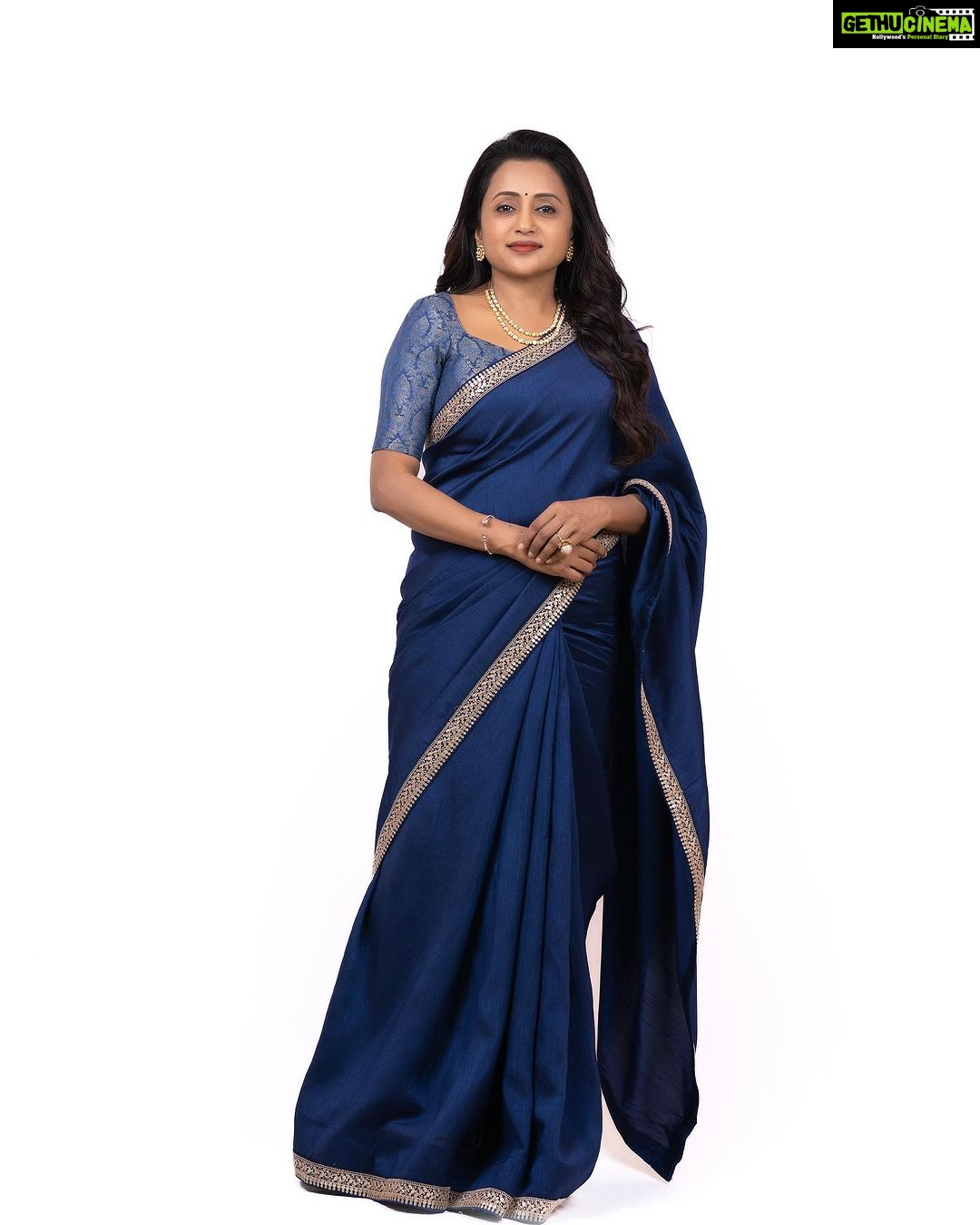 Suma Kanakala Instagram - The only limit is the one you set for yourself ๐ Styled by @stylebyannapurna Collaboration with Outfit @sowniha Jewellery @alluringaccessories.a2 Hair @koduruamarnath Photography @valmikiramuphotography #sumakanakala #suma #anchorsuma #anchorsumakanakala #wednesdaywisdom #wednesday