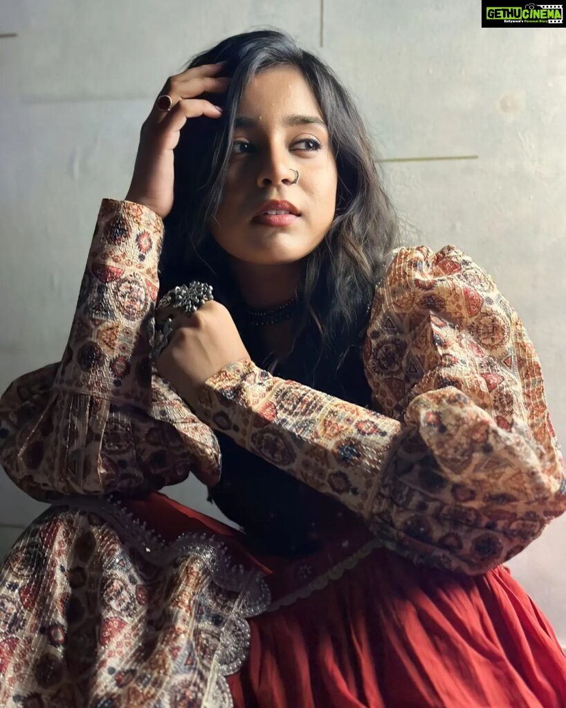 Sumbul Touqeer Khan Instagram - Festive Vibes ✨ . . Outfit- @kyara_designers143 Jewellery- @fashket_by_vrinda Clicked by @saniya_touqeer
