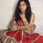 Sumbul Touqeer Khan Instagram – Festive Vibes ✨️

.

.

Outfit- @kyara_designers143
Jewellery- @fashket_by_vrinda
Clicked by @saniya_touqeer
