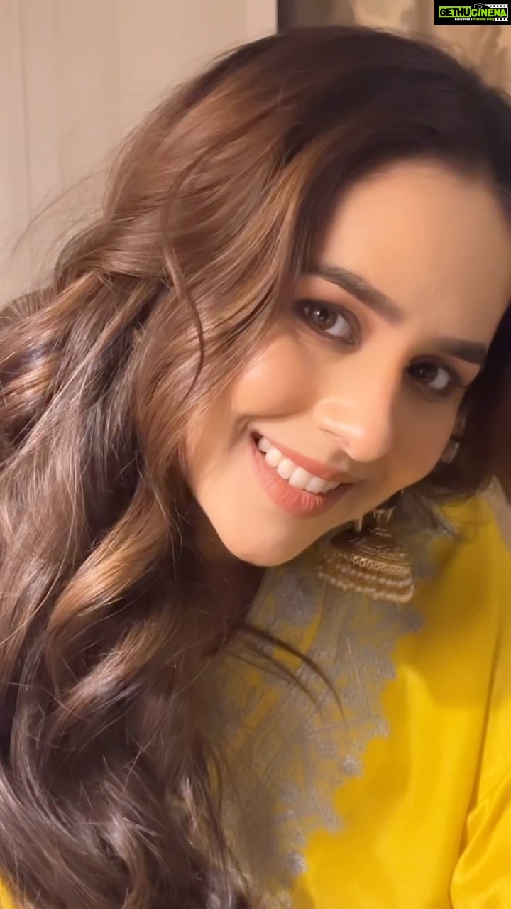 Sunanda Sharma Instagram - Ve main udh di phiran๐๐๐น . . @satpreetkaurmakeovers @studiopriveofficial
