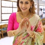 Sunita Gogoi Instagram - For a South Indian at heart, Diwali means embracing tradition. Celebrate tradition and light up your Diwali with Joyalukkas. As you explore the latest collections and trends, don’t forget to receive gift vouchers on your festive purchases. #TraditionAndGold #joyalukkas #JoyfulDiwaliFestival #celebratewithjoyalukkas #diwali