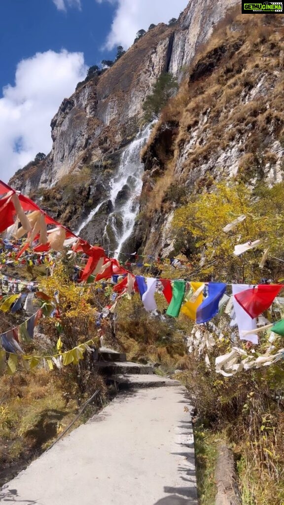 Sunita Gogoi Instagram - Har Har Mahadev 🔱 Blessed to witness dis Beautiful place called Holy water (Jung falls) 🌈 #arunachalpradesh #tawang #cold #nature #exotic #abundance #blessing #vacation #family