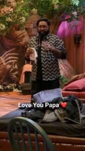 Sunny Arya Instagram - Love You Papa 😍 #Tehelkaprank #SunnyArya
#TehelkaBhai #biggboss17 #jiocinema #biggboss #bb17