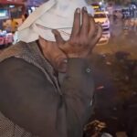 Sunny Arya Instagram - अंकल पैर पकड़ कर रोने लगें - आंटी को दिया तोहफा #tehelkaprank #tehelkabhai #tehelka #biggboss17 #bb17 #tehelkabhai #votefortehelkabhai #support tehelka