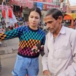 Sunny Arya Instagram - ठेला लगाने से पहले ही सारे गोभी फ्री कर दिया 🙏🏼 #Tehelkaprank #SunnyArya #TehelkaBhai #biggboss17 #jiocinema #biggboss #bb17