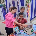 Sunny Arya Instagram - 2 मिनट में सारे टमाटर ख़रीद लिए #Tehelkaprank #SunnyArya #TehelkaBhai #biggboss17 #jiocinema #biggboss #bb17