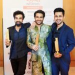 Sunny Hinduja Instagram - Humbled with this honour @adgully! #BestActorInWebOriginals Truly thankful to @theviralfever @unacademy & @youtubeindia for having so much faith in #SandeepBhaiya that we could make a spin-off series on him! एक ऐसा सपना पूरा हुआ है... जिसका शायद मैंने सपना भी नहीं देखा था ❤️ Wouldn't have been possible without @apoorvsinghkarki01 @deepesh_sj @arunabhkumar @parijat_joshi #SiddharthaTiwari @nitintewari9 and the whole team of #TheAspirants & #SandeepBhaiya! Big congratulations to all the winners, to the ones in the frame with me @naveenkasturia @amolparashar @iridhidogra, and to the ones who aren't 😄 Lastly, aap sab ka shukriya... meri janta... आप सबका इतना प्यार है, तभी तो Sandeep Bhaiya हैं 🙏🏻 📸: @dev.arw