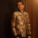 Sunny Hinduja Instagram - गोल्डन hues ✨ For @realbollywoodhungama's #OTTIndiaFest Outfit: @unitbyrajatsuri Shoes: @dmodotofficial Styling: @eshaamiin1, assisted by @iram_halai HMU : @sahil_anand_arora 📸: @vishwasgonsalves