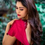 Surabhi Instagram - Wishing you all a Happy Vijayadashmi & Happy Dusshera 🌼🪔 : : : : : : : : : : : : Styled by @impriyankasahajananda Outfit @niabynikitha Makeup @glitteraisestudio Hair @seena_hair143 Accessories @kushalsfashionjewellery 📸 @verendar_photography #styledbypriyankasahajananda