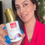 Surabhi Prabhu Instagram - My man can’t get enough of my au naturel look. He always says, ‘Rani, why so much makeup? You’re naturally beautiful!’ 🥰 And he’s right! Natural beauty starts with natural products. 🌿 That’s why I trust T.A.C Kumkumadi Serum @theayurvedaco to keep my skin glowing, day in and day out. ✨ “Unlock Your Natural Glow with T.A.C Kumkumadi Glow Boosting Serum ✨ This serum is my holy grail, and I apply it twice a day without fail. Here’s why: 🌼 Infused with Saffron, Ayurvedic Actives & Essential Oils 🌊 Water-based texture for quick absorption 🌑 Reduces dark spots & pigmentation 🌟 Promotes healthy, glowing & radiant skin 💪 Maintains skin elasticity & firmness . Get ready to fall in love with your skin all over again. ✨ Say hello to the real you, naturally beautiful. 💕 . . . . . . . . . . #paidpartnership #tac #theayurvedaco #tacgoldglow #SkinConfidence #GlowWithTAC #NaturalBeauty #TAC #surabhiprabhu #glowingskin #radiantskin #trendingreel #reelitfeelit #reels #instareels #unity44 #surabhi #skincarecommunity #skincaredaily #skincareessentials #skincareroutine #paidpartnership #antiaging #softskin #smoothskin #skinserum #skinnutrition #skinmagical #skinhydration #skincareregime #skincareproducts Mumbai, Maharashtra