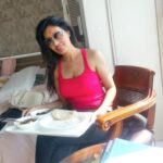 Surabhi Prabhu Instagram - Good Morning 💕 I woke up with a smile today 🥰 Every day is a new beginning. Take a deep breath, smile and start again . 🥰🥰Give every day the chance to be the most beautiful day of your life . ❤️💕 . . . . . . . . . . . . . . . . #sunkissed #tollywoodactress #surabhiprabhu #losangeleslife #pune #hindiquotes #mumbaitravelblogger #mumbai #mumbaikar #mumbaidiaries #mumbaifashion #bollywoodhot #voompla #pinkvilla #bollywoodcinema #हिंदी #bollywoodmovies #supermodel #modeldiaries #thekapilsharmashow #travelgram #travelphotography #travelblogger #koffeewithkaran #bollywoodactoractress #bollywoodactress #surabhi Indian model in a room . Looks like a working still from a shoot in Mumbai Lokhandwala. Mumbai, Maharashtra