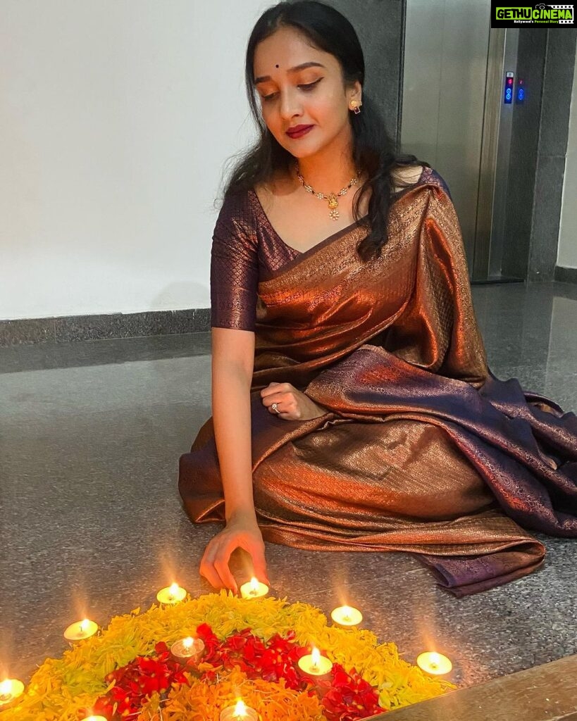Surabhi Santosh Instagram - The best is yet to come❤ There is so much joy, love and peace that you are yet to experience. Let today’s sorrows be washed away and allow the love and light to surround you ✨🪔 Happy Diwali to my extended family🥰✨ #Diwali #Diwali2023 #Diwalicelebrations #loveandlight