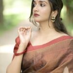 Surabhi Santosh Instagram – She was a beautiful dream that could never be forgotten and that was his biggest nightmare ✨ 

Photographer- @anandu._ps 
Saree- @labeldesiromance 
Jewellery – @labeldesiromance 
Styling- @kavithasantosh29 

#Oomph #SexyinSaree #CottonSaree #Greensaree #Sareetrends #sareein2023 Ernakulam,Kochi