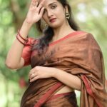 Surabhi Santosh Instagram – When she looks at you and your heart goes 📈📈❤️
#hayyoda

Photographer- @anandu._ps 
Saree and Blouse- @labeldesiromance 
Jewellery – @labeldesiromance 
Styling- @kavithasantosh29 

#Oomph #SexyinSaree #CottonSaree #silkcottonsarees #Sareetrends #2023sareescollection #weddinginspo #indianweddingoutfits #sareeoutfitideas #sareedraping #sareeandblouse #sareeblousedesigns #latestsarees #embroideredblouse #contrastblouse #indiantrends #trendingreels #reelsoninstagram #sareereels