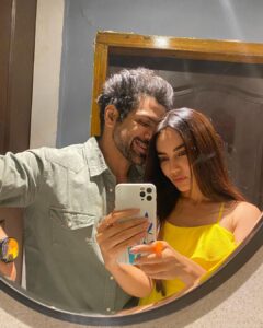 Surbhi Jyoti Instagram - Happyyyyy birthdayyyy Dhaniye🤗🎉 Stay blessed, stay bright 🌟🌟🌟 I took so long to think what to write, kuch samajh nahi aya.