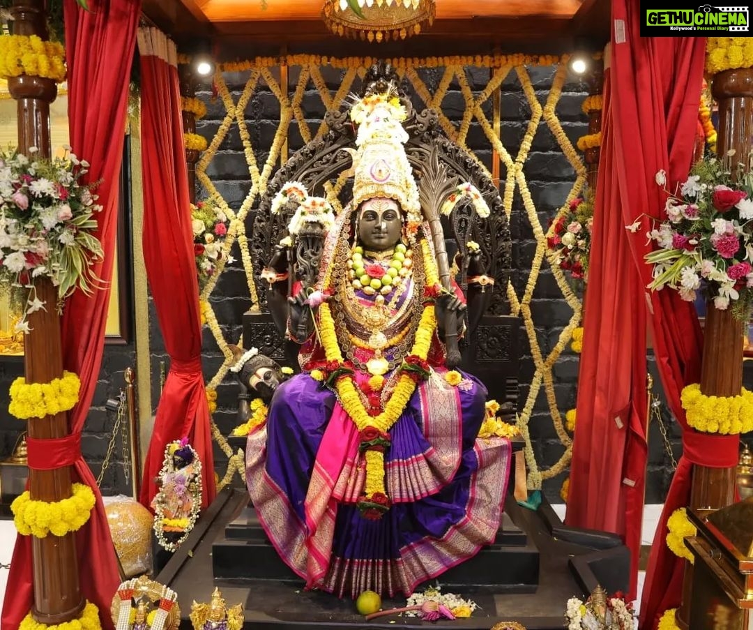 Suruchi Adarkar Instagram - सर्वमंगल मांगल्ये शिवे सर्वार्थ साधिके। शरण्ये त्र्यंबके गौरी नारायणि नमोस्तुते॥ 🪷🧿✨🙏 @planet.marathi #navratri #gratitude #blessed