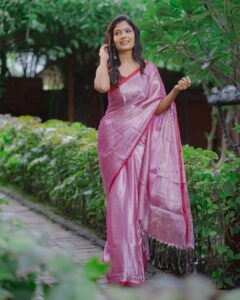 Suruchi Adarkar Instagram - 🩷🤍

Makeup @visagemakeover
Hair @balikatandale.makeupartist 
Saree by @lavanyaoxidised_and_handlooms
Photography @rvphotography78
Location @hotel_chul_angan
Managed by @wechitramedia @n.i.d.s_