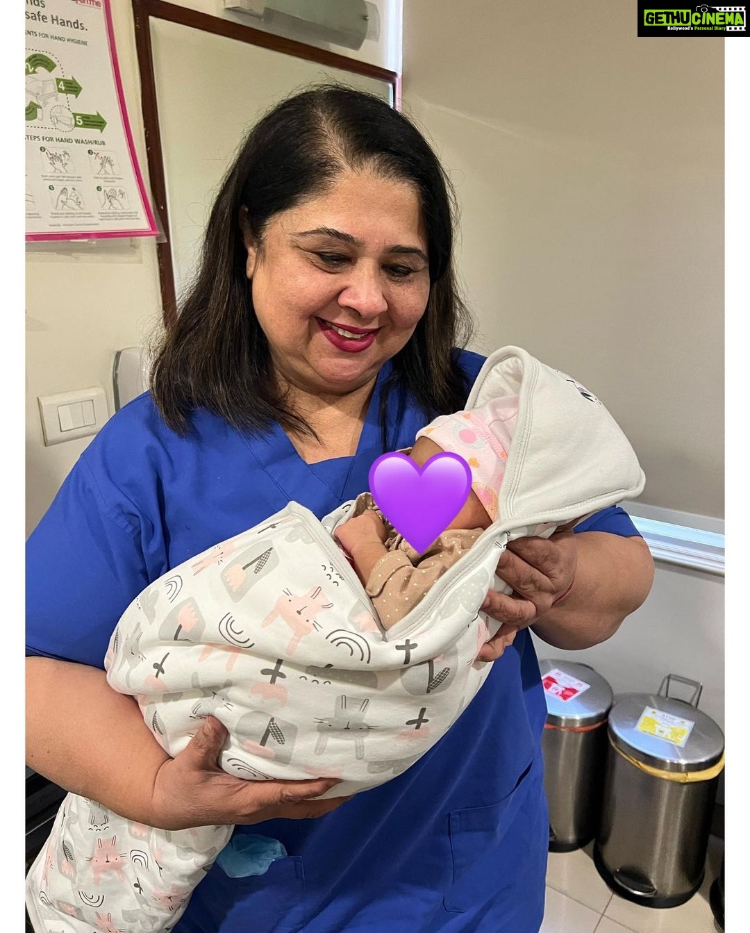 Swara Bhaskar Instagram - Childbirth was the HARDEST thing Iโve ever done.. it was also the most momentous occasion of my life! Iโm grateful to have had the expertise of the doctors, teams and medical infrastructure at @fortis_lafemme during my pregnancy and delivery. Thank you Dr. @meeahuja for your understanding, patience & experience and for giving us the confidence even at crucial moments where we didnโt have any in ourselves. Thank you for enabling and guiding me in the throes of chaos and delivering my baby girl! Thank you Dr. Richa, Dr. Suman, Dr. Tripti, Dr. Alka, Dr. Gaurika, ALL the nursing staff, ultrasound staff and teams at #FortisLaFemme for your support and guidance. And shout out to the Canteen staff, Pankaj Bisht, Mr. Guddu for the surprisingly delicious and nutritious food! Thanks Ms. Nikhat for the attention and care! Most importantly thank you for giving us a safe and comfortable space in those first 48 hours to bond with our newborn! Love & gratitude! ๐๐ฝ๐๐ฝ๐๐โจโจ #testimonial #notanad #fortislafemme #pregnancy #childbirth #delivery #postpartum #newborn #swarabhaskar #swarabhasker Delhi, India