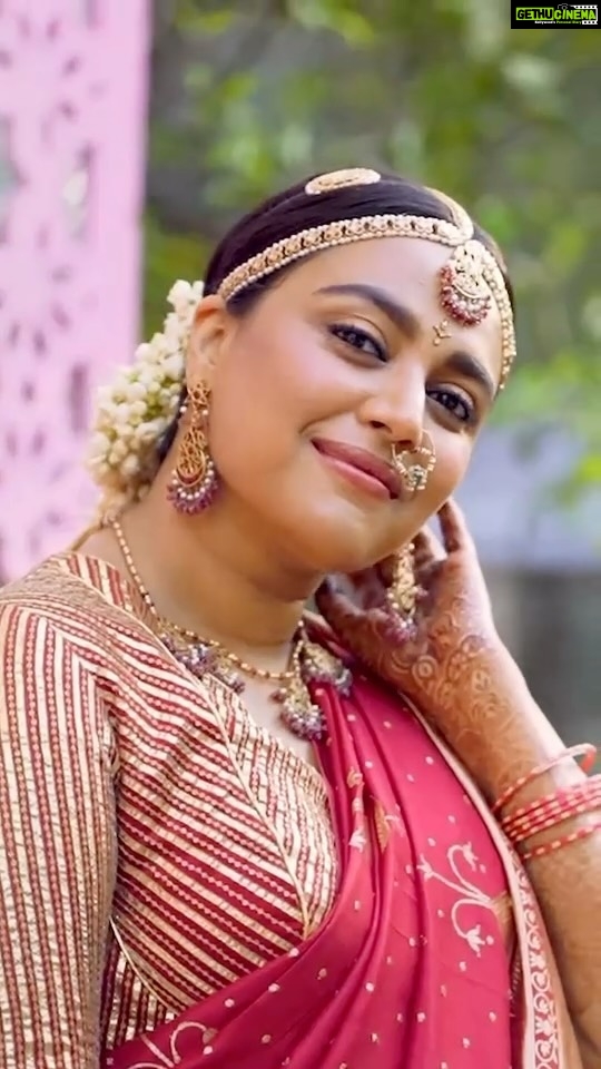 Swara Bhaskar Instagram - Illuminate your Diwali with the radiance of beauty 💄✨ Our Diwali Dhamaka Sale is sparkling with discounted offers on all your favorite cosmetics. Elevate your festive look with our premium range. Don’t let this be the one that got away - indulge in the ultimate beauty experience before the lights dim on this offer 🪔💖 Shop now and let your beauty shine as bright as the Diwali sky Shop your favorite brand at our website https://shop.recodestudios.com and Recode Studios Apps #RecodeStudios #LoveRecode#DiwaliGlam #DiwaliDeals #BeautyBonanza #FestiveMakeupSale #SparkleSeason #DiwaliDiscounts #GlowUpDiwali #EthnicElegance #FestiveBeauties #diwalidazzle Ludhiana - ਲੁਧਿਆਣਾ