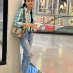 Swastika Dutta Instagram - Giving you something to dream about! 🩵😎🌸💭 #metadurgapujosquad #pujoadda #durgapujo2023 #pujovibescontinues #stylecheck #fashioncheck #clickcheck