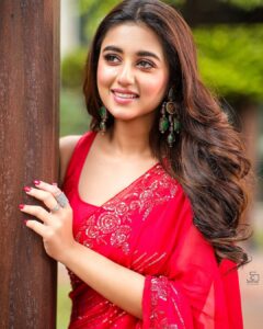 Swastika Dutta Instagram - কারণ আজ… শুভ সপ্তমী ❤️🌸🙏
.
.
.
.

Styled by @subrata4462 
Makeup & Hair-do by @baban.islam.54 
Clicked by @souravchel.photography 

#metadurgapujasquad #pujoadda #durgapujo2023 #festival #festivalofloveandlight #sareelove #instafashion #instauploads #actress #tollywood #swasika #pujovibes #pujofeels #glamshoot #ethnicwear #loveforsaree