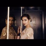 Swastika Dutta Instagram – কি করি আমি জানি 😉💥✨❤️ 

For @indulgexpress 
Thanking my exceptional and beautiful team @sharmighosal @poulami.rgupta @abhijitpl2 @sanandalaha ❤️ 
.
.
.

#instavideo #shootdiaries #diwalimagazineshoot #covergirl #fashionvibes #festiveseason #tollywood #actress #swastikadutta #indulgemagazine #glamforthegram #instafashion #glamourouslooks