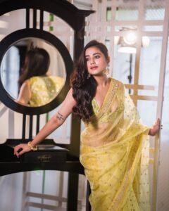 Swastika Dutta Instagram - Write a caption... ❤️

Wearing @storeno.6 
Makeup & Hair-do by @arijit_kundu_makeup 
Clicked by @cine_tanmoy 
.
.
.
.

#goodcaptionsarewelcomed🙂🫶🏻 #festiveseasonhasbegun #durgapujo #durgapujo2023 #sareelover #loveforsarees #actress #tollywood #swastika #instaupload #instadaily #instafashion #festivevibes #❤️