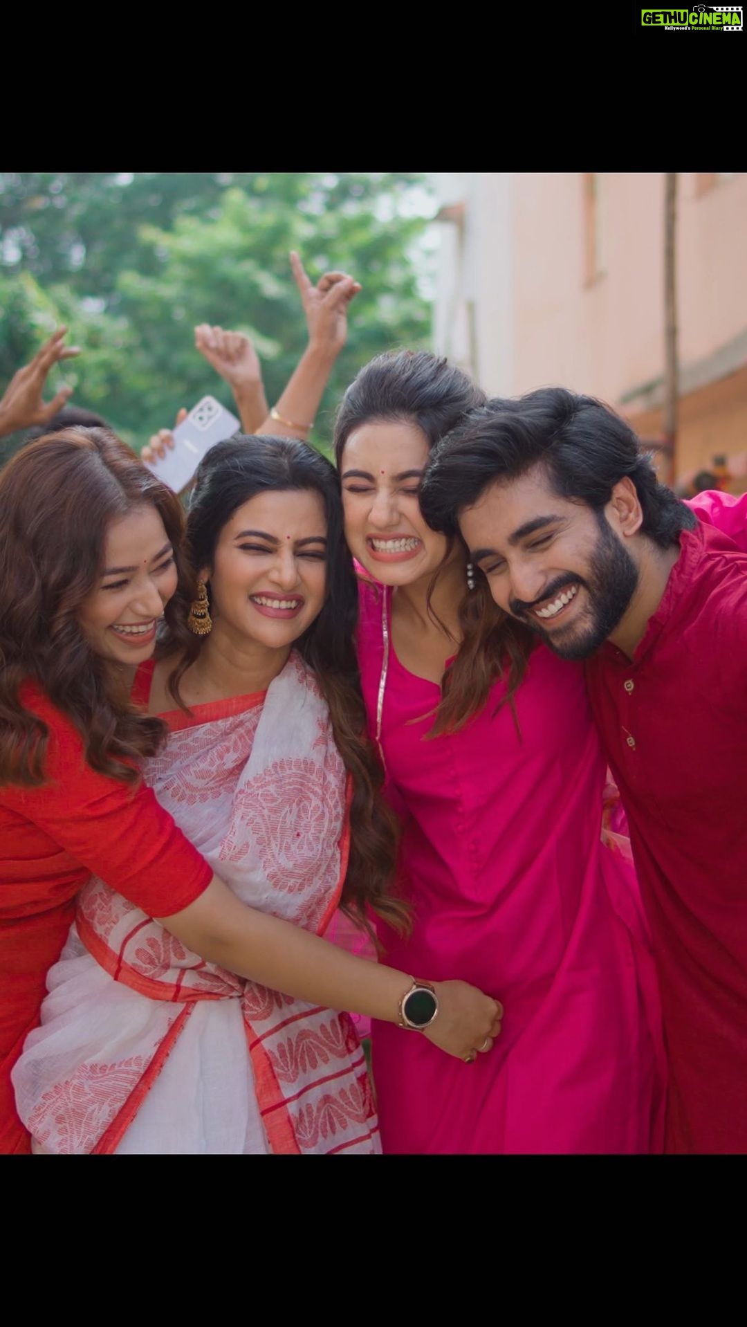 Swastika Dutta Instagram - রঙিন হয়ে উঠছে পুজো এবার #BergerAlpona কনটেস্টের সাথে! উৎসবের রং এবার Berger-এর সঙ্গে! 🌸🌸🌸 Registration is now open ! Registration end date 16th October. Upload end date 18th October. Call on 8240870215 for registering!! #bergeralponacontest #bergerpriyopujo2023 #dhunuchinaach #maadurga Kolkata
