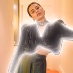 Swastika Dutta Instagram – My secret to slay this stunning Pujo look? It’s all about the fragrance game, baby! With my signature fragrance @secrettemptationofficial  I’m not just turning heads, I’m leaving a trail of awe!
.
.
Get yours from https://secrettemptation.in/
.
#SecretToPujoLook #SecretTemptation #itsasecret #ad #SecretToCompleteLook  #PujoSecret #SajorSecret