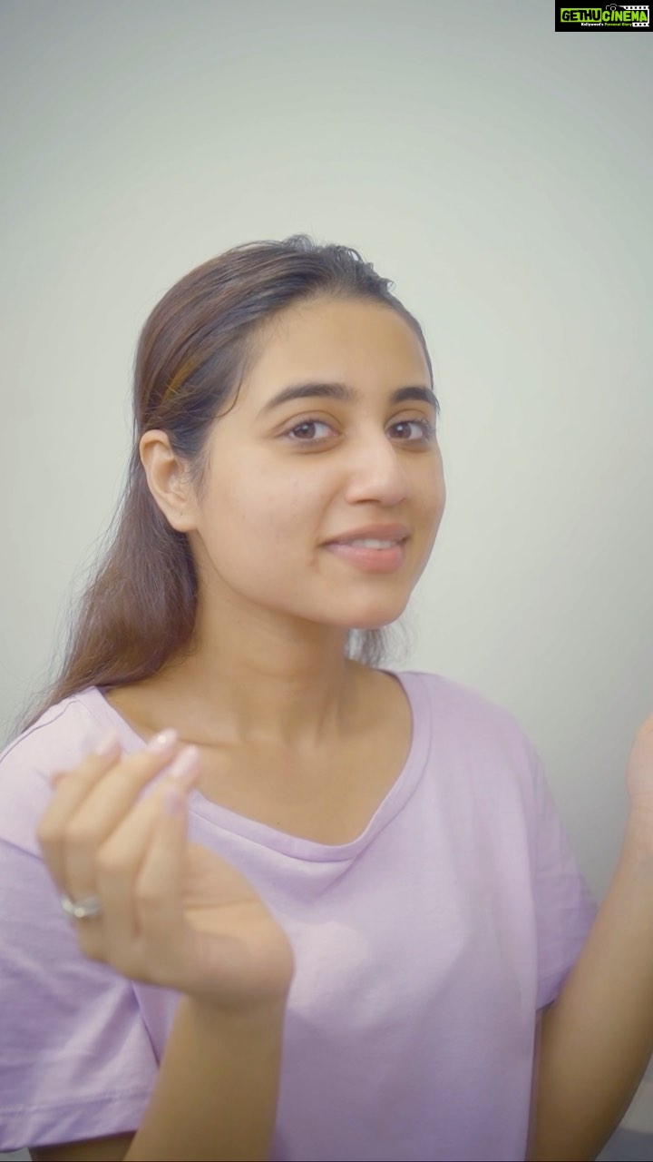 Swastika Dutta Instagram - I’m finally done planning all my outfits for Pujo. And ticked off my to-do list as well including prepping my skin ✅ For my Pm Skincare Regimen, I use @olayindia Retinol 24 Moisturizer post cleansing. This is essential to use once you’re in your mid 20’s as it helps provide overnight hydration. Take a pea sized amount and spread evenly. Start by applying it 1-2 times a week and gradually increase. Trust me, it will leave your skin looking plump & glowing ✨ Post this step, top it off with a lip balm. Don’t forget to check out Olay’s Retinol 24 Moisturizer on Nykaa. Happy Pujo 💖 #Ad #OlayRetinol24Moisturizer #OlayRetinol24 #Pm #Nighttime #Skincare #Regimen #Routine #Cleanser #Makeup #Pujo #Festival #MustHave #Retinol #OlayIndia