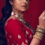 Swastika Dutta Instagram – ✨D U L H A N✨
The Bridal Radiance

Featuring: Swastika Dutta @swastika023 
Makeup & Concept: @makeover_by_prantika 
Hair Stylist: @optimisticaamrapali96 
Wardrobe & Stylist: @kushalchatterjeeofficial 
Styling Assistant: @stylist_anu 
Cinematography: @soumya_singha_photography 

#réel #fashion #shoot Kolkata