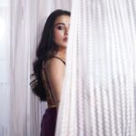 Swastika Dutta Instagram – राय बरैली में तू
बीच बजारी जब
हुस्न दिखने जाएगी… 😘💜✨🫶🏻

#trendysong #festiveseasonbegins #foreversareelover #fashionshoot #instareels #instatrendingmusic #bollywoodfeels #expressions #actress #tollywood #swastikadutta #kajal❤️ #deckedup #glamlook #moves💃🏻

Wearing @storeno.6 ✨
Designed by @srotoswinee

Videography by @cine_tanmoy 
Edit by @sahilrocxtar1