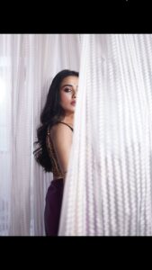 Swastika Dutta Instagram - राय बरैली में तू बीच बजारी जब हुस्न दिखने जाएगी… 😘💜✨🫶🏻 #trendysong #festiveseasonbegins #foreversareelover #fashionshoot #instareels #instatrendingmusic #bollywoodfeels #expressions #actress #tollywood #swastikadutta #kajal❤️ #deckedup #glamlook #moves💃🏻 Wearing @storeno.6 ✨ Designed by @srotoswinee Videography by @cine_tanmoy Edit by @sahilrocxtar1