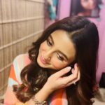 Swastika Dutta Instagram – 🍭💗🌸 and some random 🤳🏼 

#eventlook #devievents #makeuponpoint❤️ #simplestyle #keepitnatural #keepitsimple #loveformirrorselfies #smiles #smilesformiles #instafashion #instaupload #actress #swastikadutta 

Makeup credits @baban.islam.54 😘