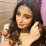 Swastika Dutta Instagram – 🍭💗🌸 and some random 🤳🏼 

#eventlook #devievents #makeuponpoint❤️ #simplestyle #keepitnatural #keepitsimple #loveformirrorselfies #smiles #smilesformiles #instafashion #instaupload #actress #swastikadutta 

Makeup credits @baban.islam.54 😘