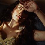 Swastika Dutta Instagram – Rangeen khayalo ka uljha hua jahaan ✨

Moments captured by @tales_by_suvyn 
Makeup & Hair-do by @sonam_makeupartist 
Styled by @neelsaha_styled_by_blue 
.
.
.
.

#songoftheweek #candids #feels #moodshot #fashionshoot #instadaily #instaupload #socialbuzz #expressions #actress #tollywood #swastikadutta #fashionshoot #photoshoot #casuals #feels #songlyircs #song #vibes #sunlightlover #sunlightlove